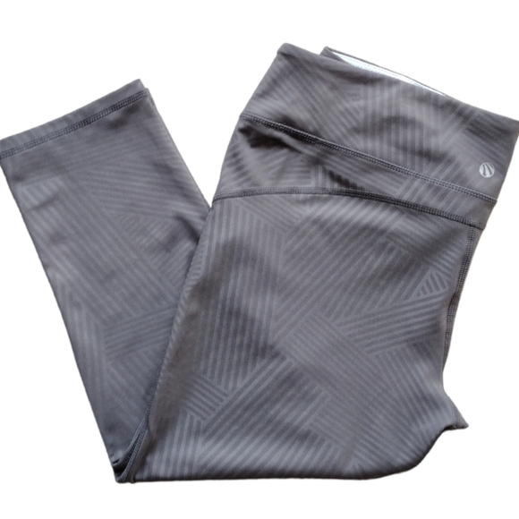 Marika Striped Grey Capri Leggings Sz XL - Picture 4 of 6